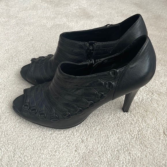 Calvin Klein Nana booties sz 7.5 black - Picture 1 of 4